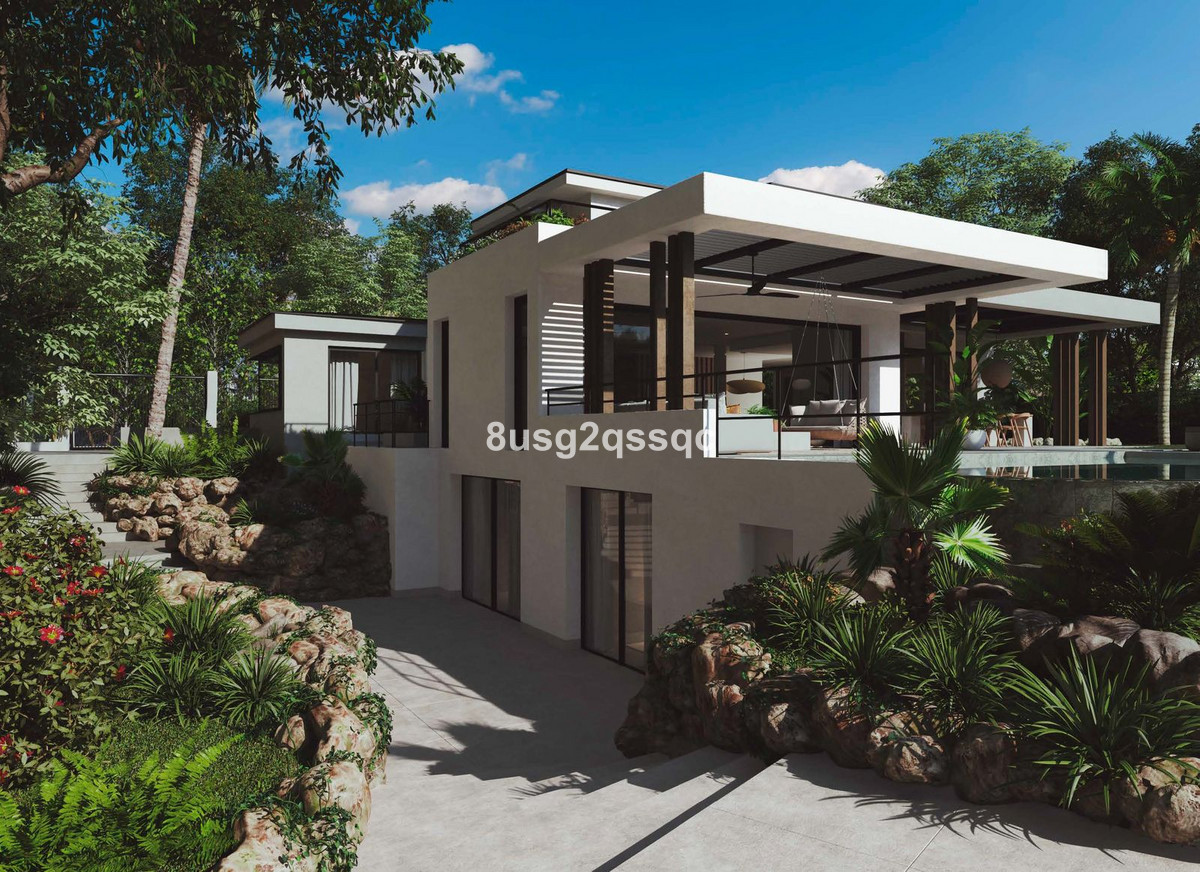 6-bedroom villa for sale in central Marbella