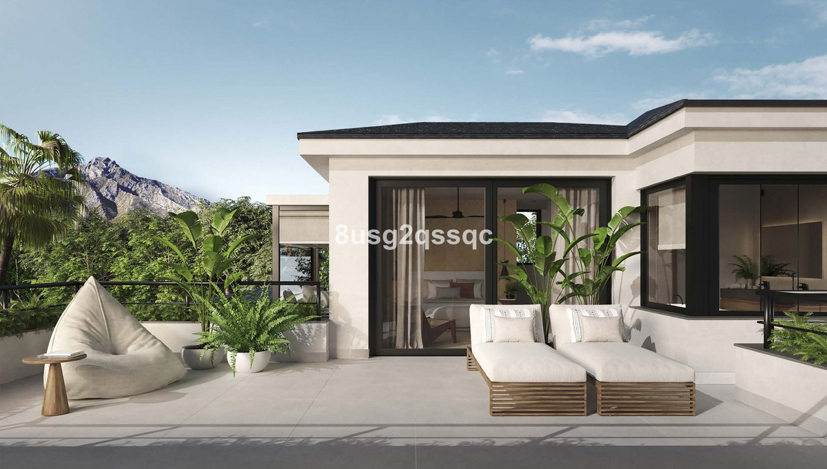 6-bedroom villa for sale in central Marbella