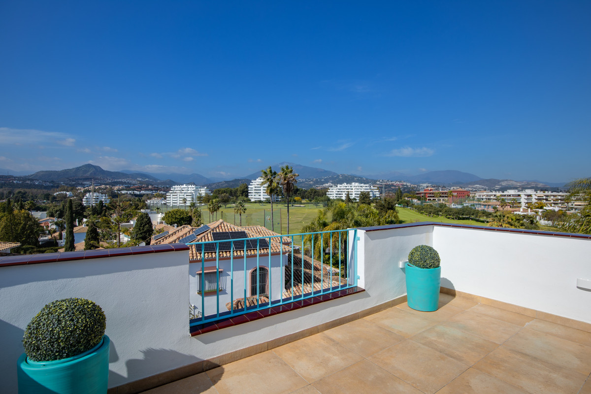 3-bedroom property for sale in Guadalmina Alta
