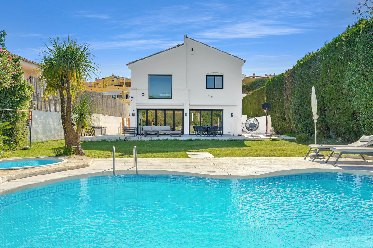 4-bedroom villa for sale in Guadalmina Alta