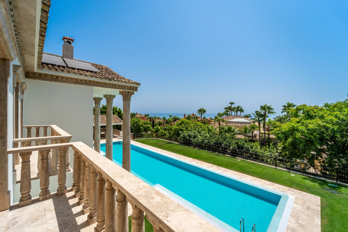 10-bedroom villa for sale in Sierra Blanca