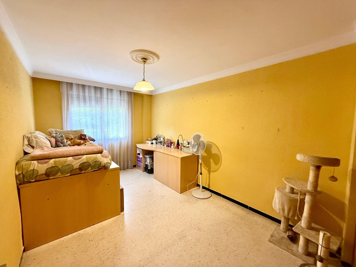 3-bedroom apartment for sale in central Fuengirola