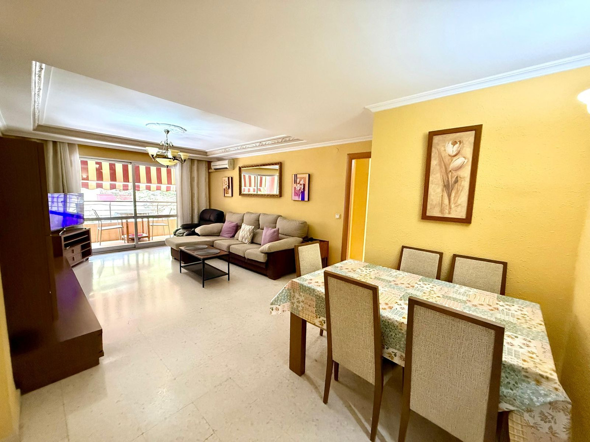 3-bedroom apartment for sale in central Fuengirola
