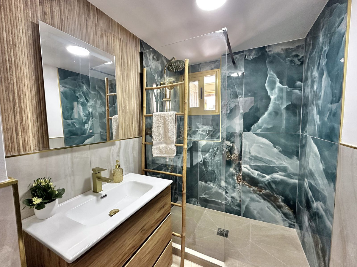 2-bedroom apartment for sale in central Fuengirola