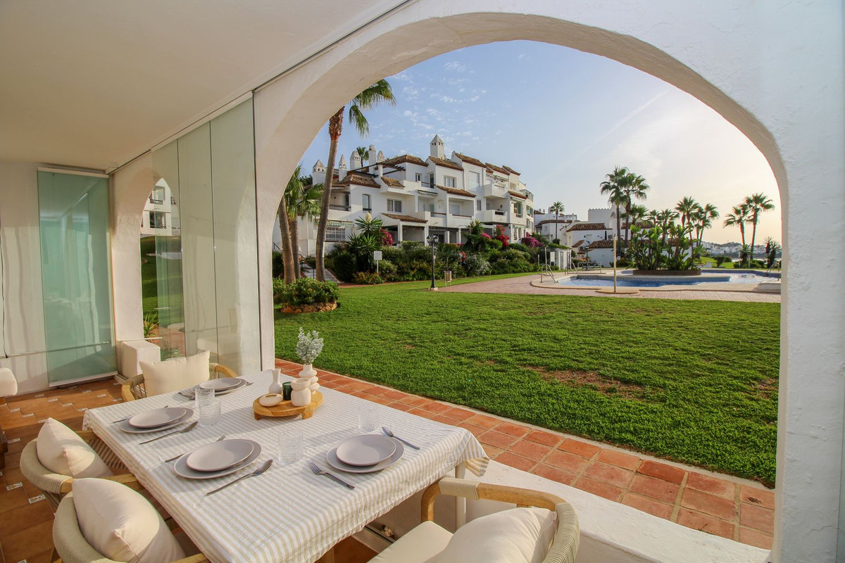 2-bedroom apartment for sale in Calahonda