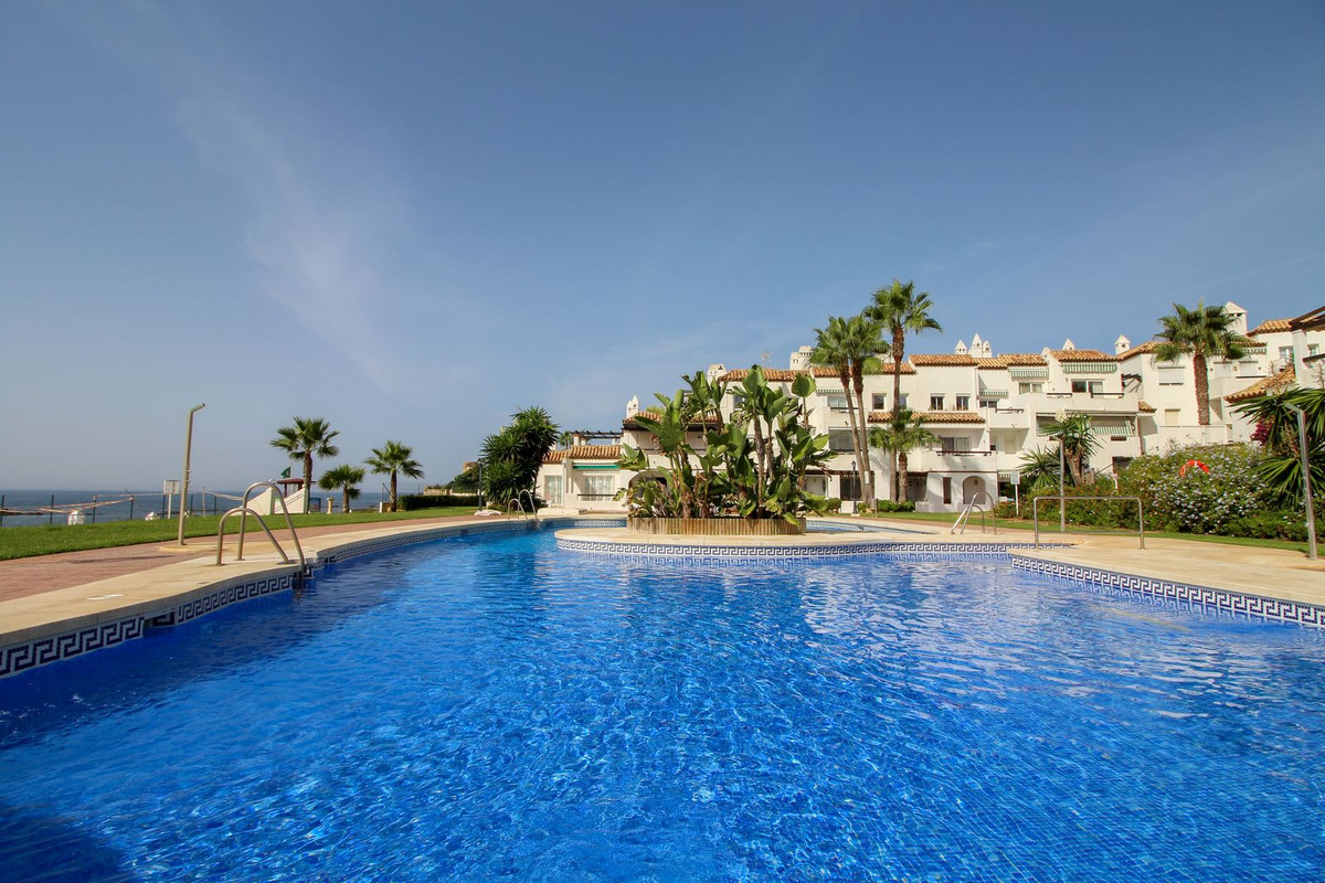 2-bedroom apartment for sale in Calahonda