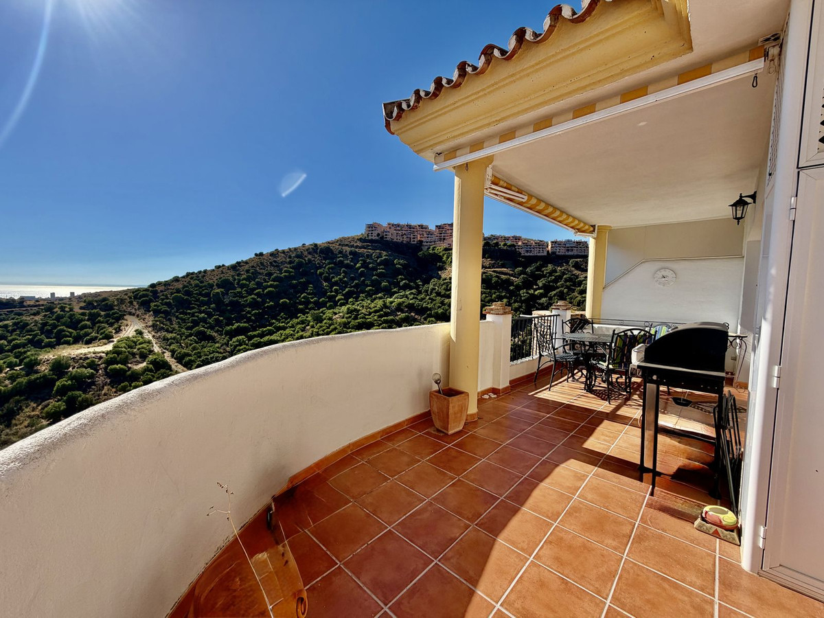2-bedroom apartment for sale in Calahonda