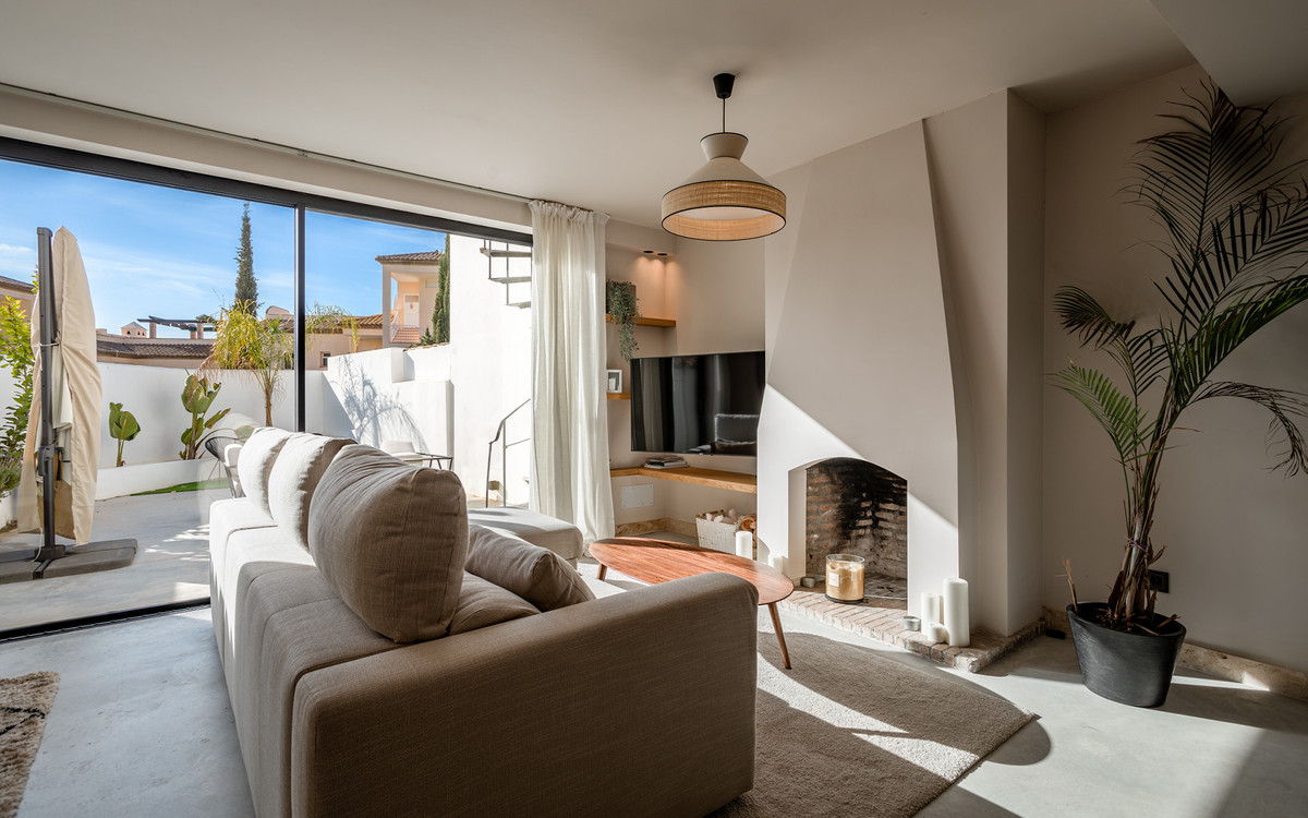 2-bedroom property for sale in Nueva Andalucía