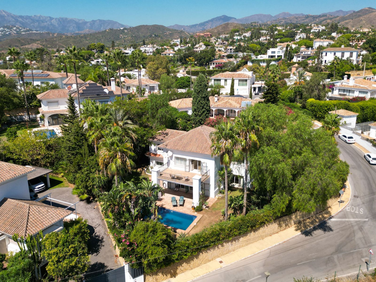 4-bedroom villa for sale in El Rosario