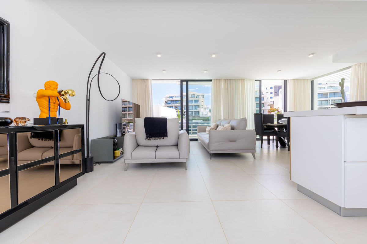 2-bedroom apartment for sale in central Fuengirola