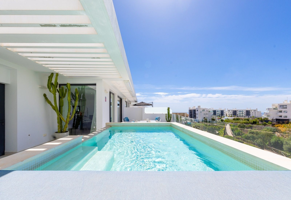 2-bedroom apartment for sale in central Fuengirola