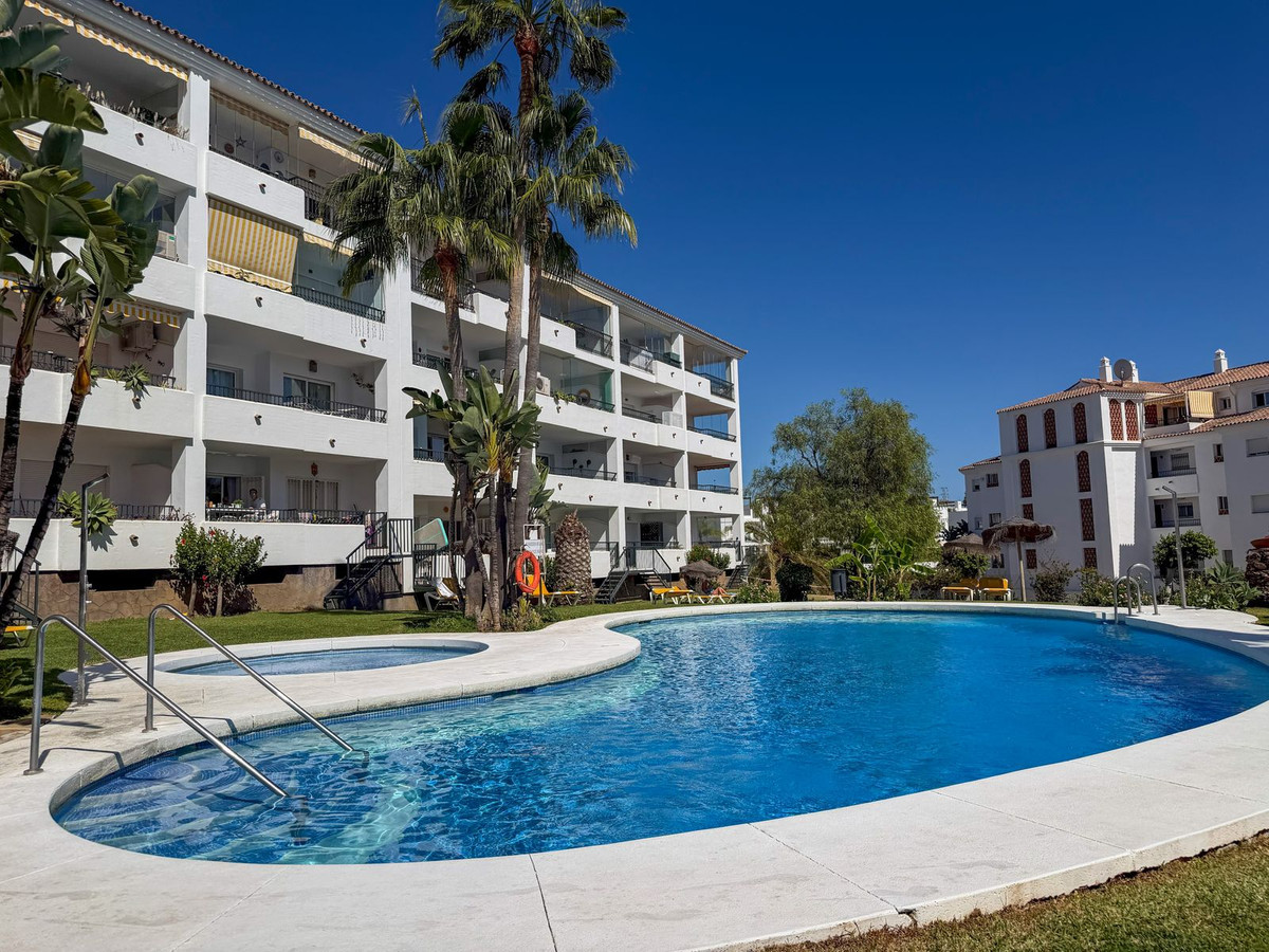 2-bedroom apartment for sale in Calahonda