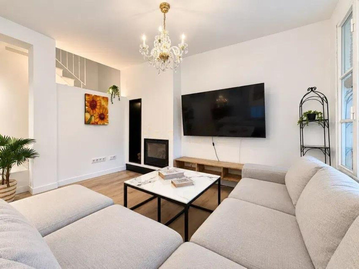 4-bedroom property for sale in Nueva Andalucía