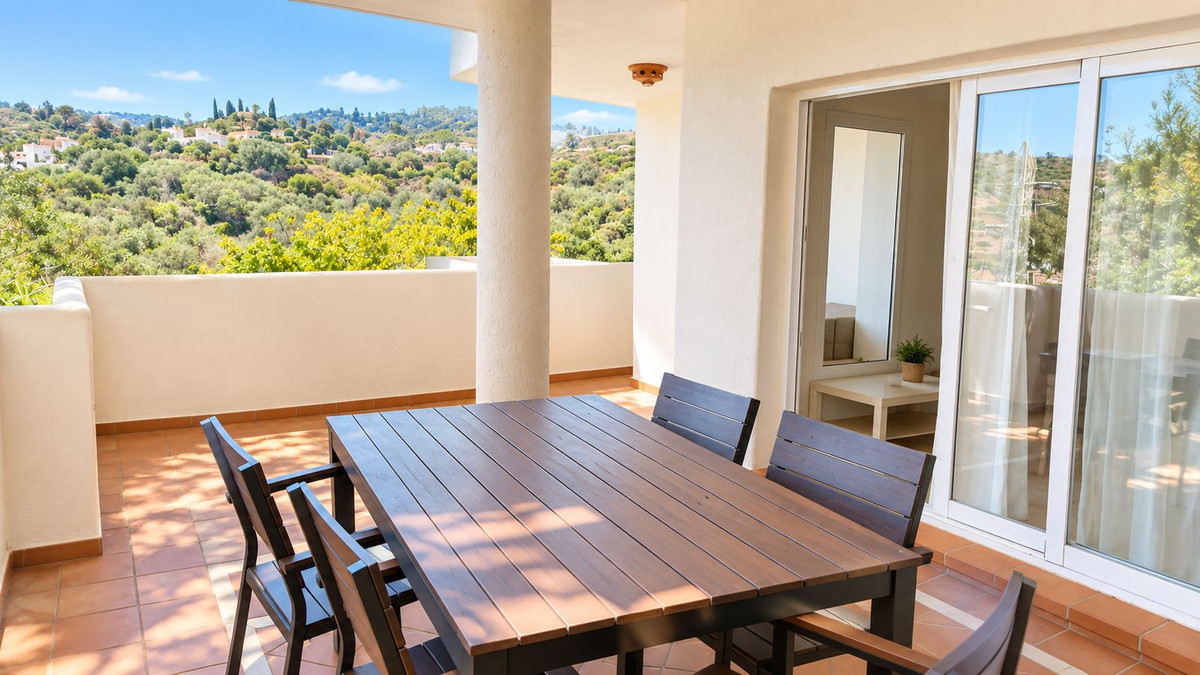 3-bedroom apartment for sale in Elviria