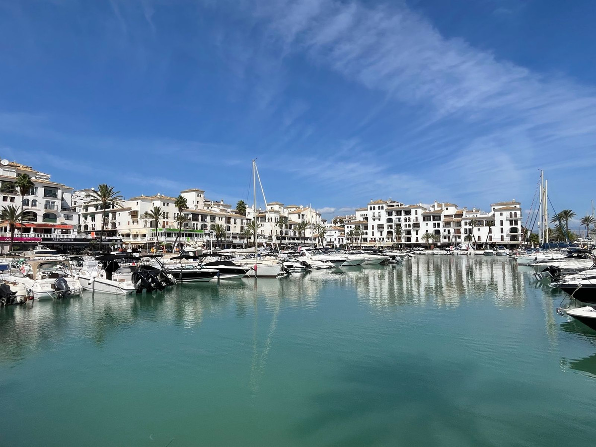 3-bedroom apartment for sale in La Duquesa