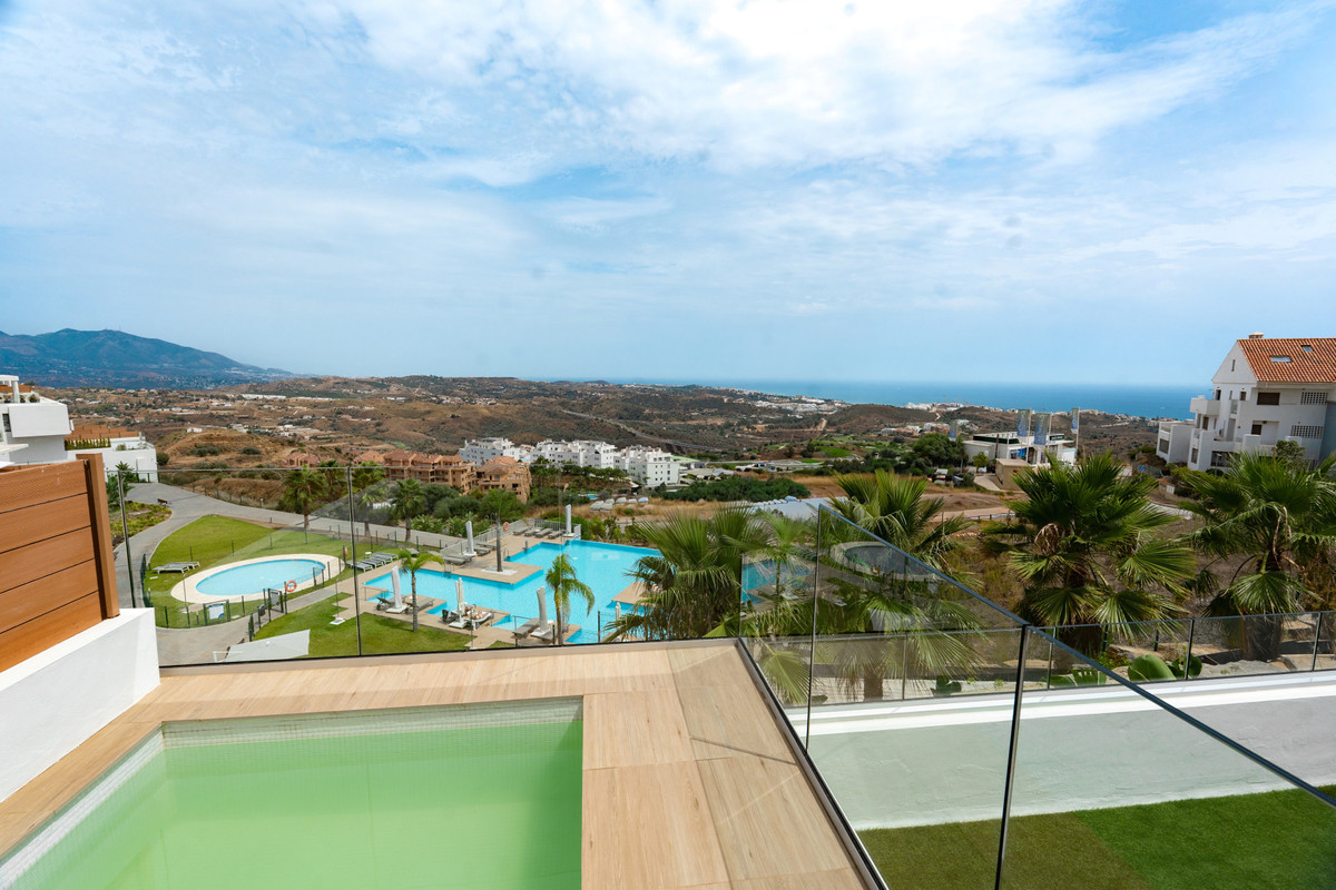 3-bedroom apartment for sale in Calanova Golf