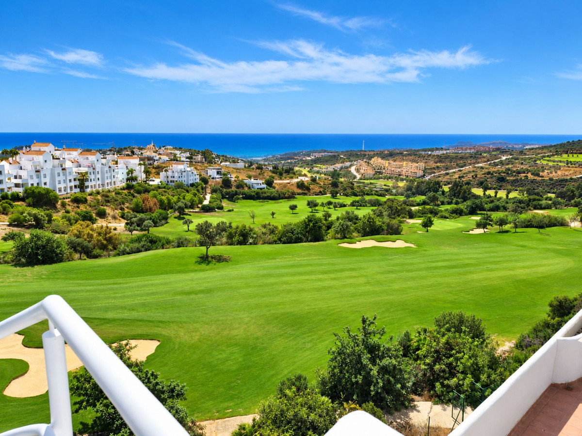 2-bedroom apartment for sale in central Estepona