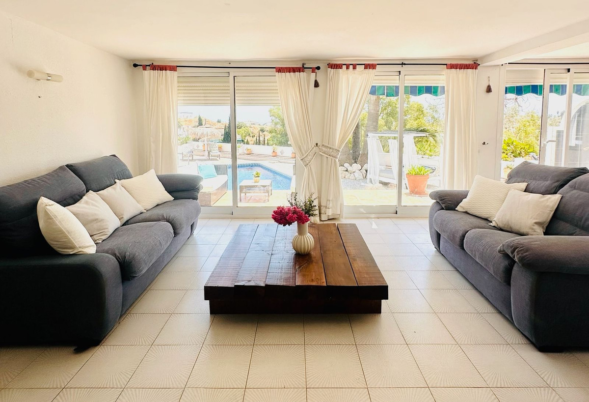 5-bedroom villa for sale in central Benalmadena