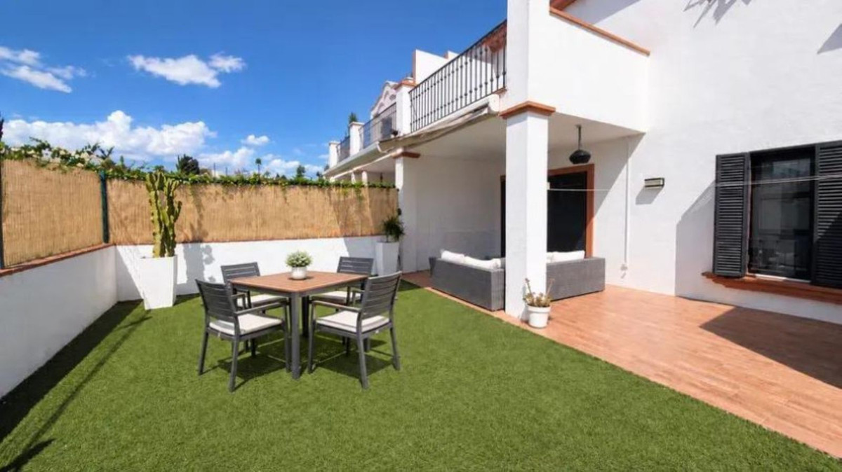 4-bedroom property for sale in Guadalmina Alta