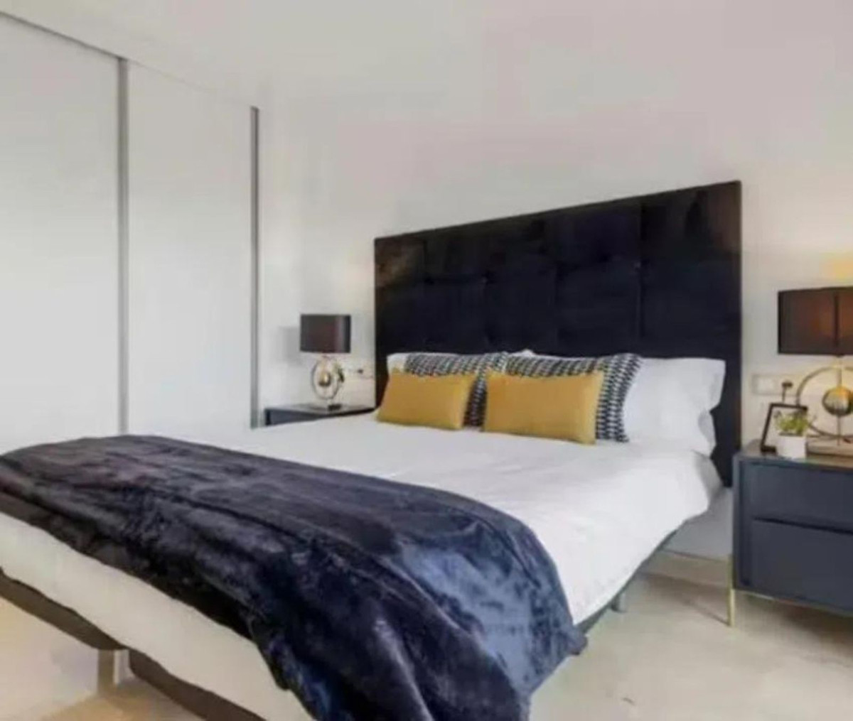2-bedroom apartment for sale in central Estepona