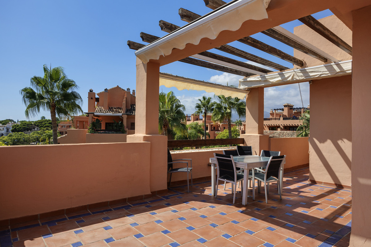 5-bedroom apartment for sale in central Estepona