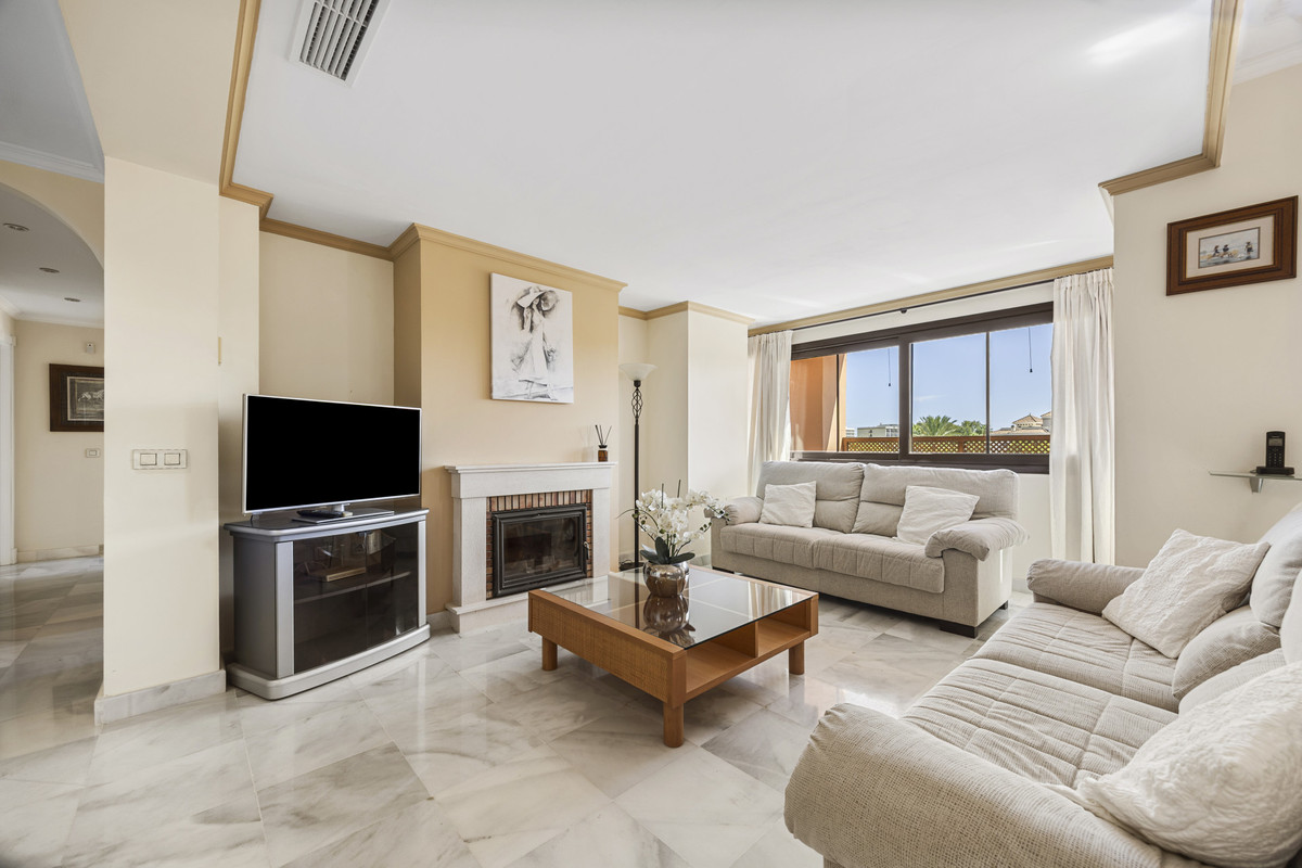 5-bedroom apartment for sale in central Estepona