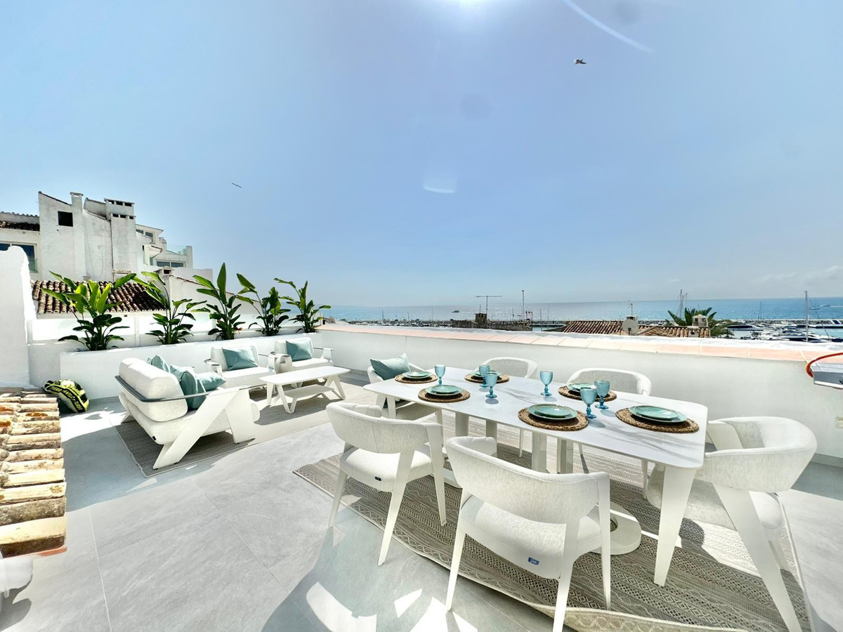 3-bedroom apartment for sale in Puerto Banús