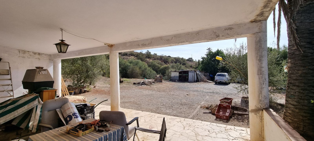 2-bedroom villa for sale in central Estepona