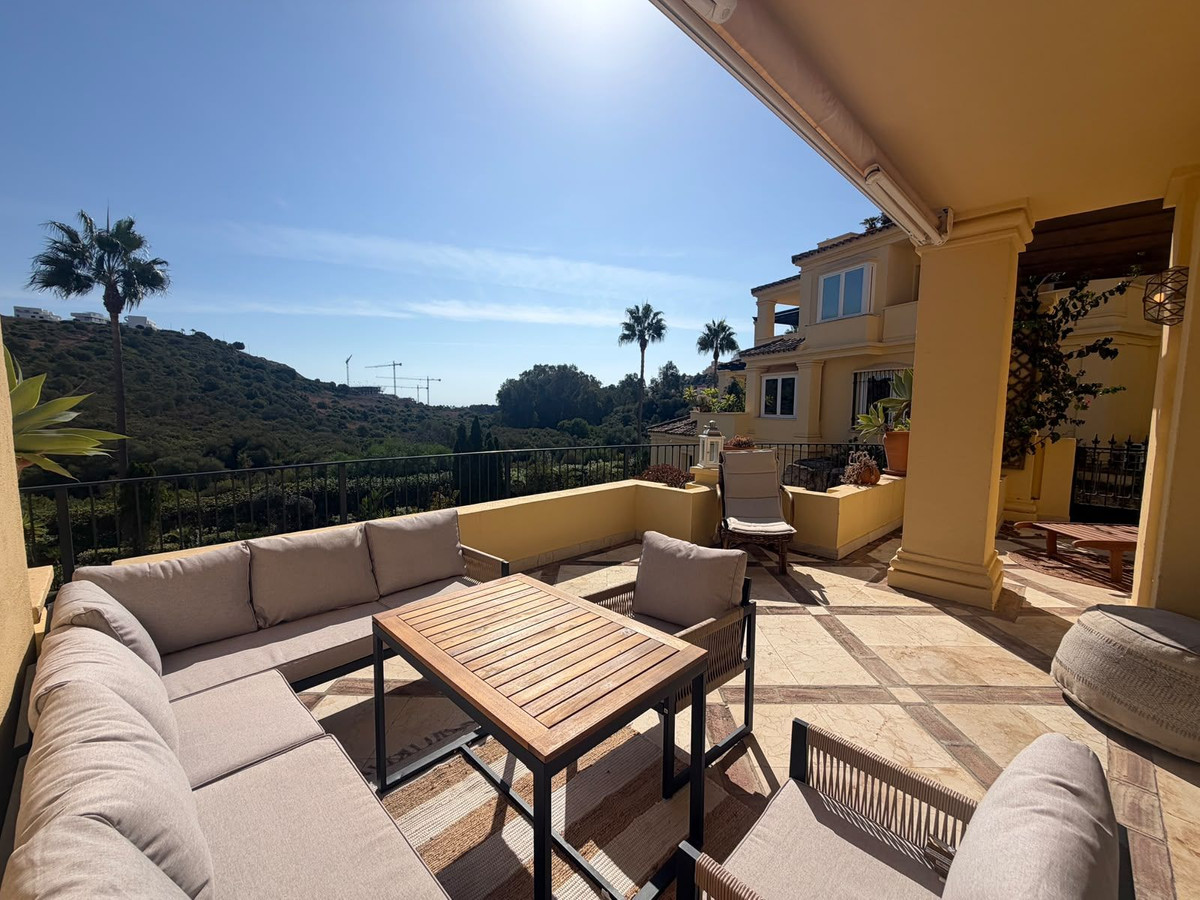 3-bedroom apartment for sale in central Casares