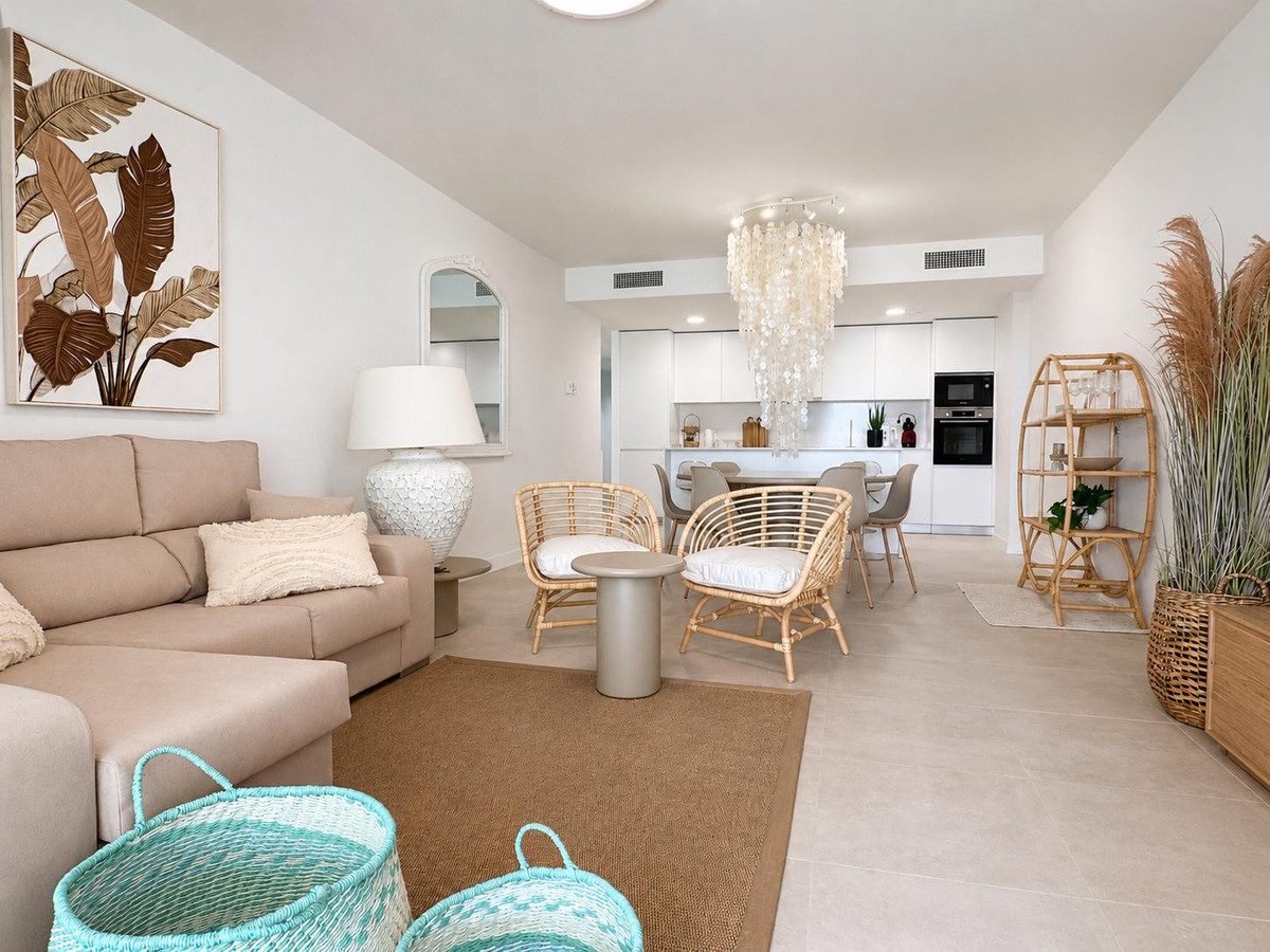 3-bedroom apartment for sale in central Estepona