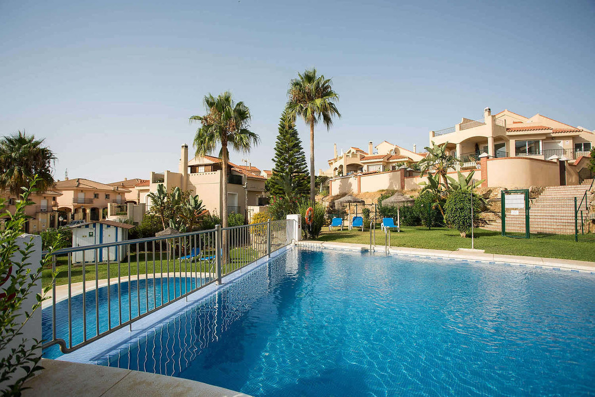 4-bedroom villa for sale in Riviera del Sol